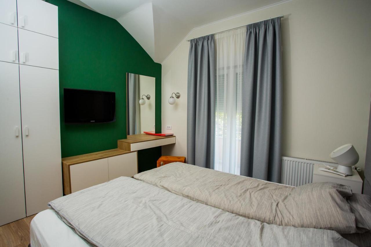 Apartman Zeka Paragvajac Appartamento Subotica Esterno foto