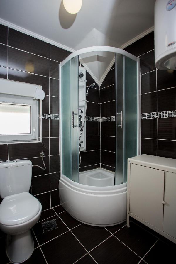 Apartman Zeka Paragvajac Appartamento Subotica Esterno foto